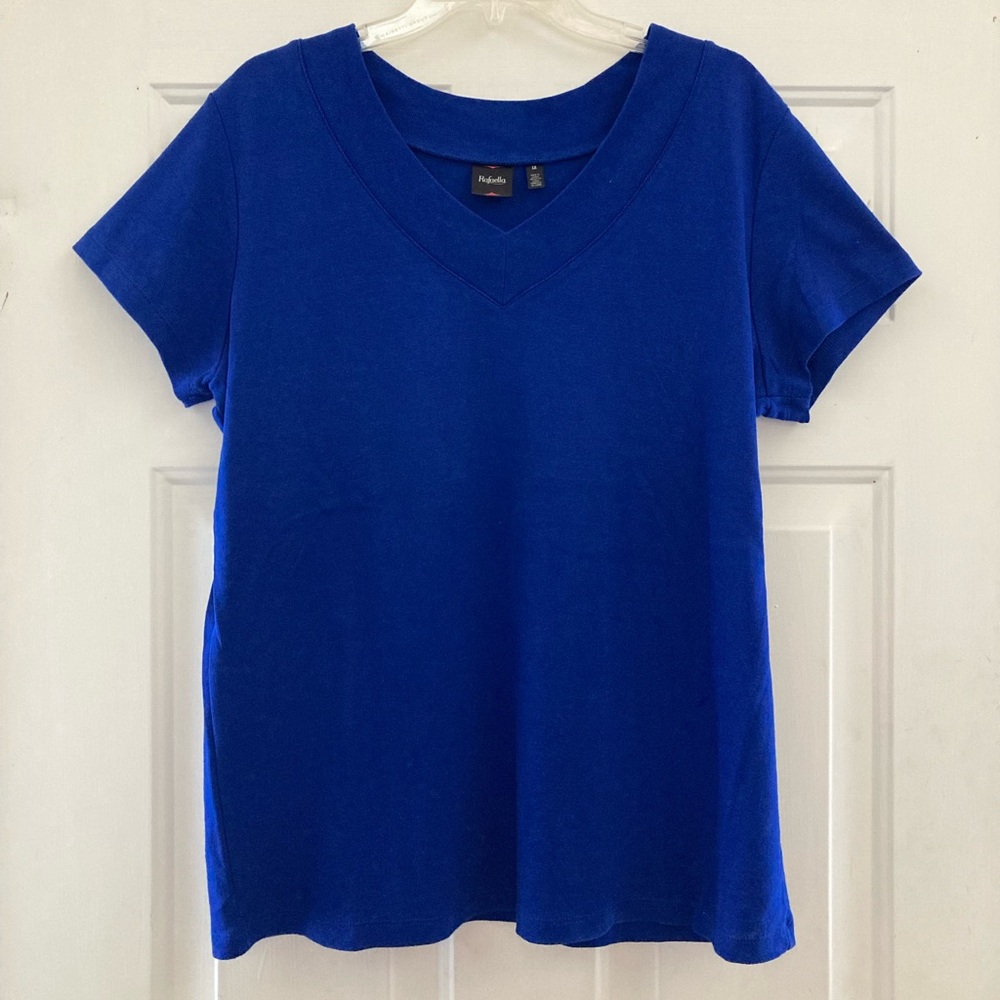 Rafaella Plus Size Top
Size 1X
Royal blue color